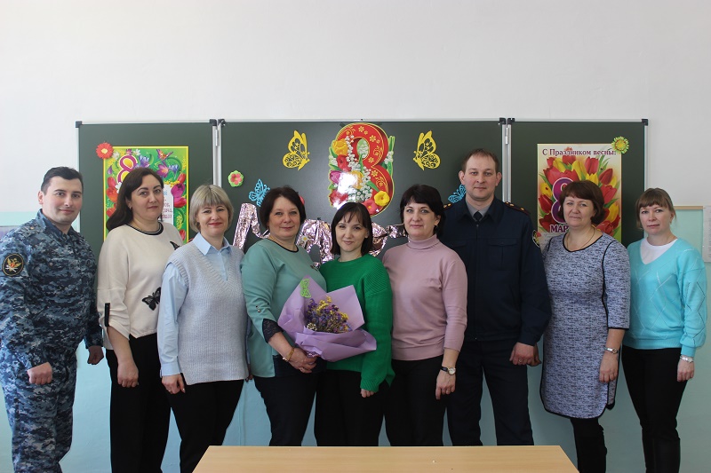 Женский коллектив школы и ОВР ИК-4.